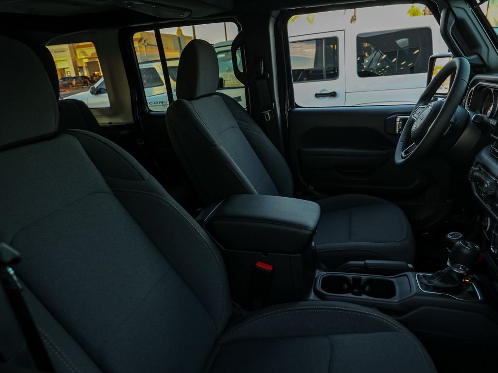 New 2026 Black Clear-Coat Exterior Paint Jeep Sport S image 20