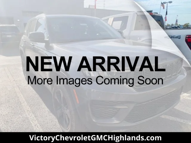 Used 2022 Gray Jeep Altitude image 1