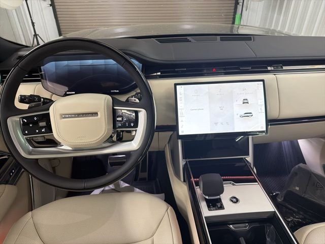 New 2026 Eiger Grey Land Rover SE image 19