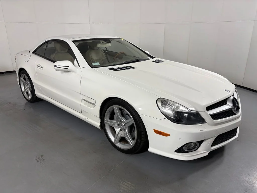 Used 2009 Diamond White Metallic Mercedes-Benz SL 550 image 2