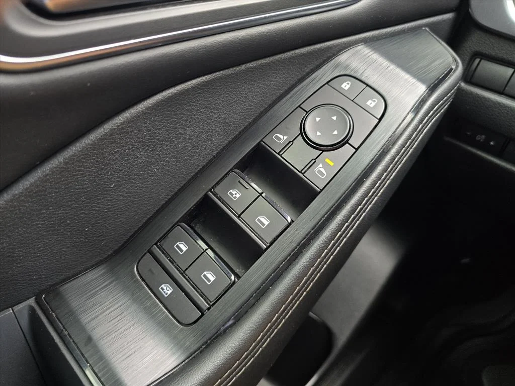Used 2021 Gray Nissan SV image 21