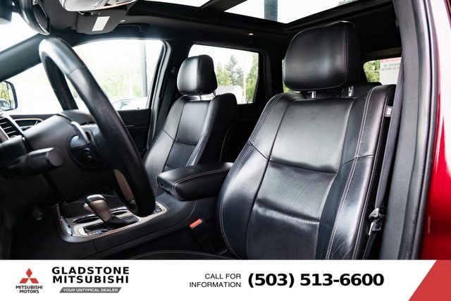 Used 2017 Velvet Jeep Limited image 22