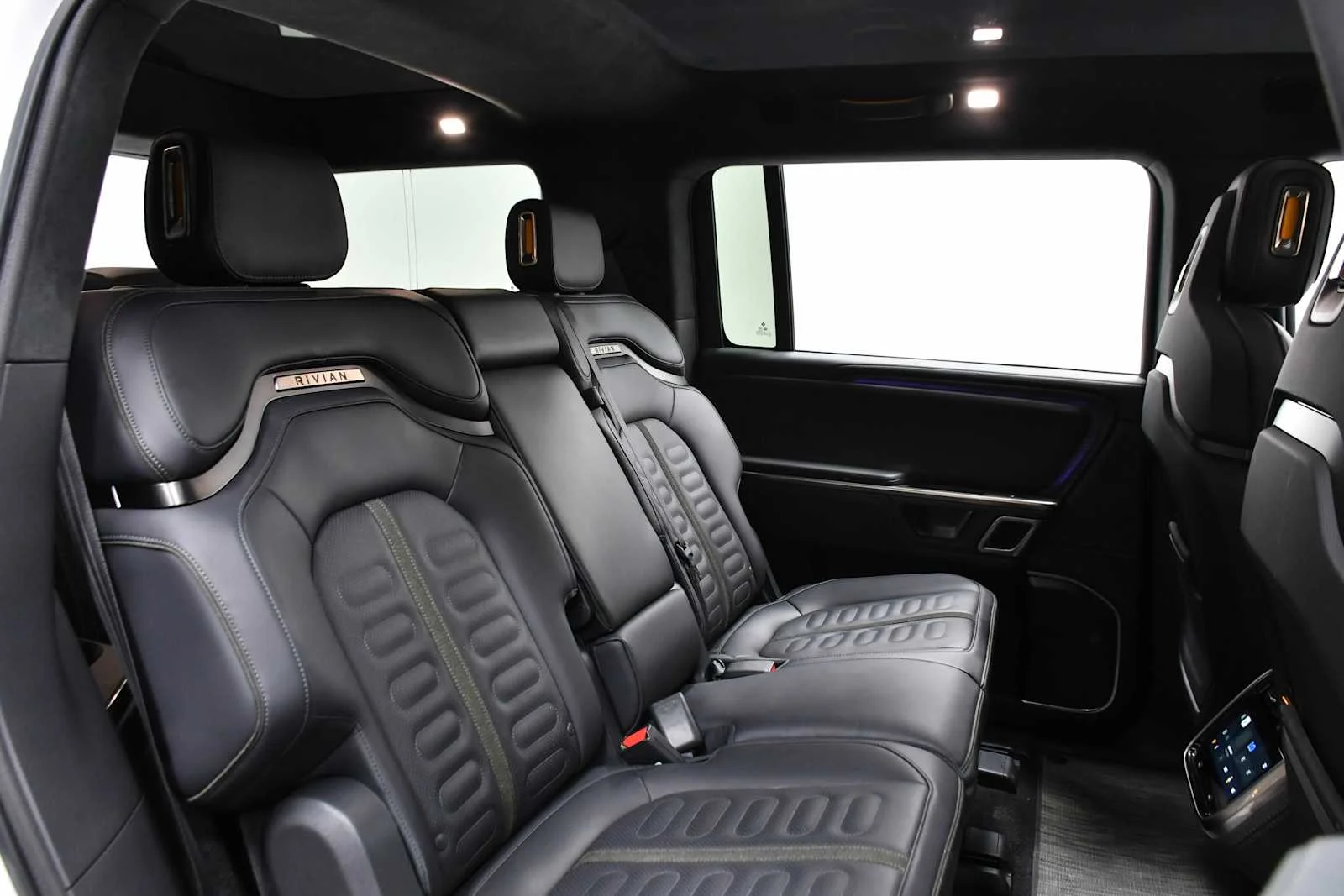 Used 2024 Glacier White Rivian Adventure image 22