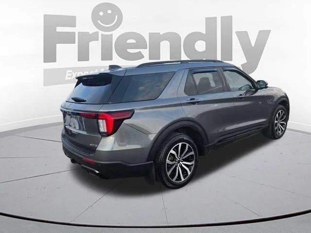 Used 2025 Gray Ford ST-Line image 5