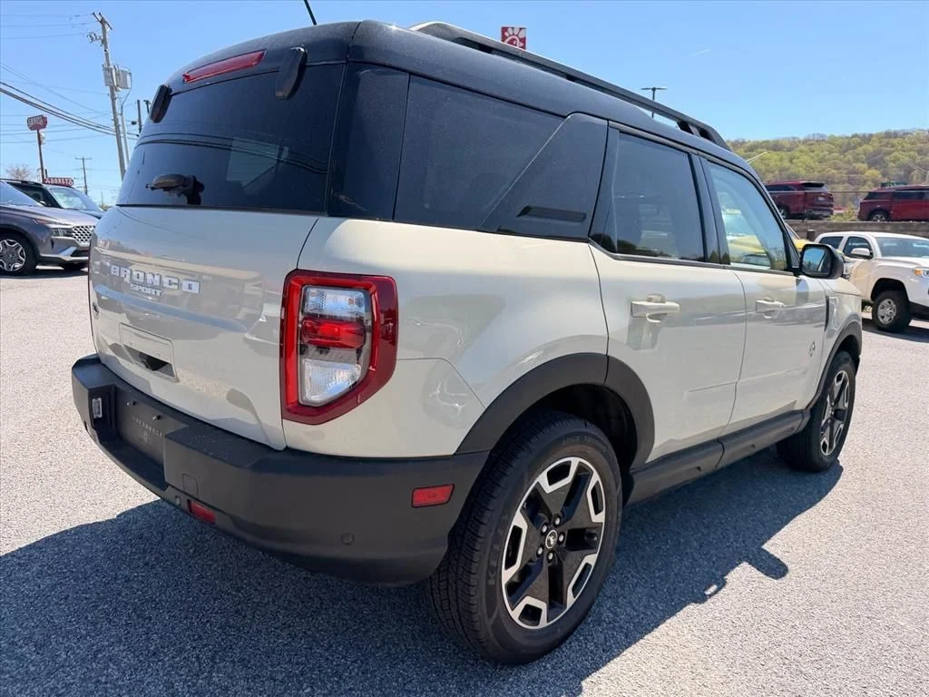 Used 2024 Beige Ford Outer Banks image 13