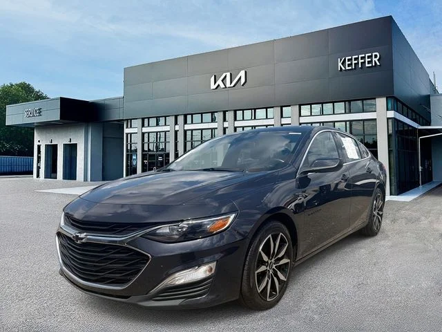 Used 2023 Gray Chevrolet RS image 4