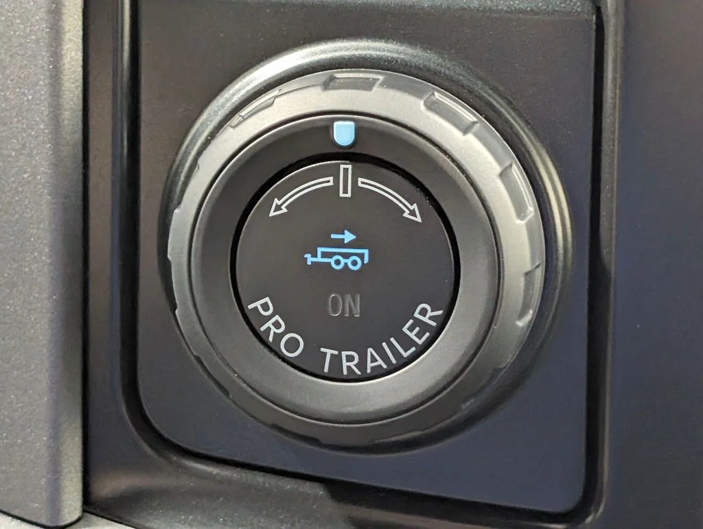 New 2026 Oxford White Ford XLT image 6