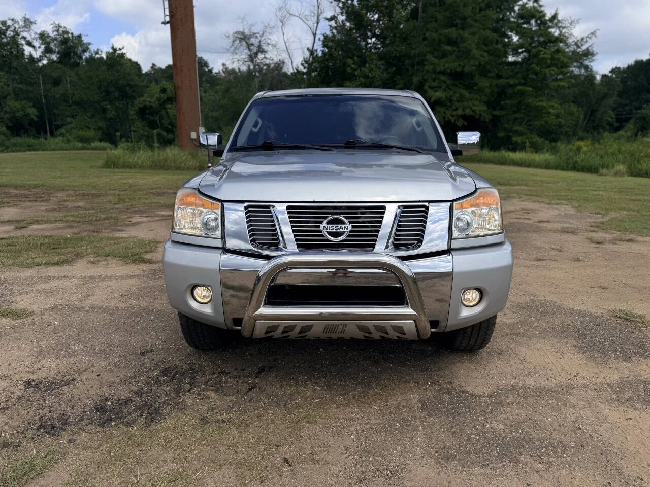Used 2012 Silver Nissan SV 4x2 4dr Crew Cab SWB Pickup image 8