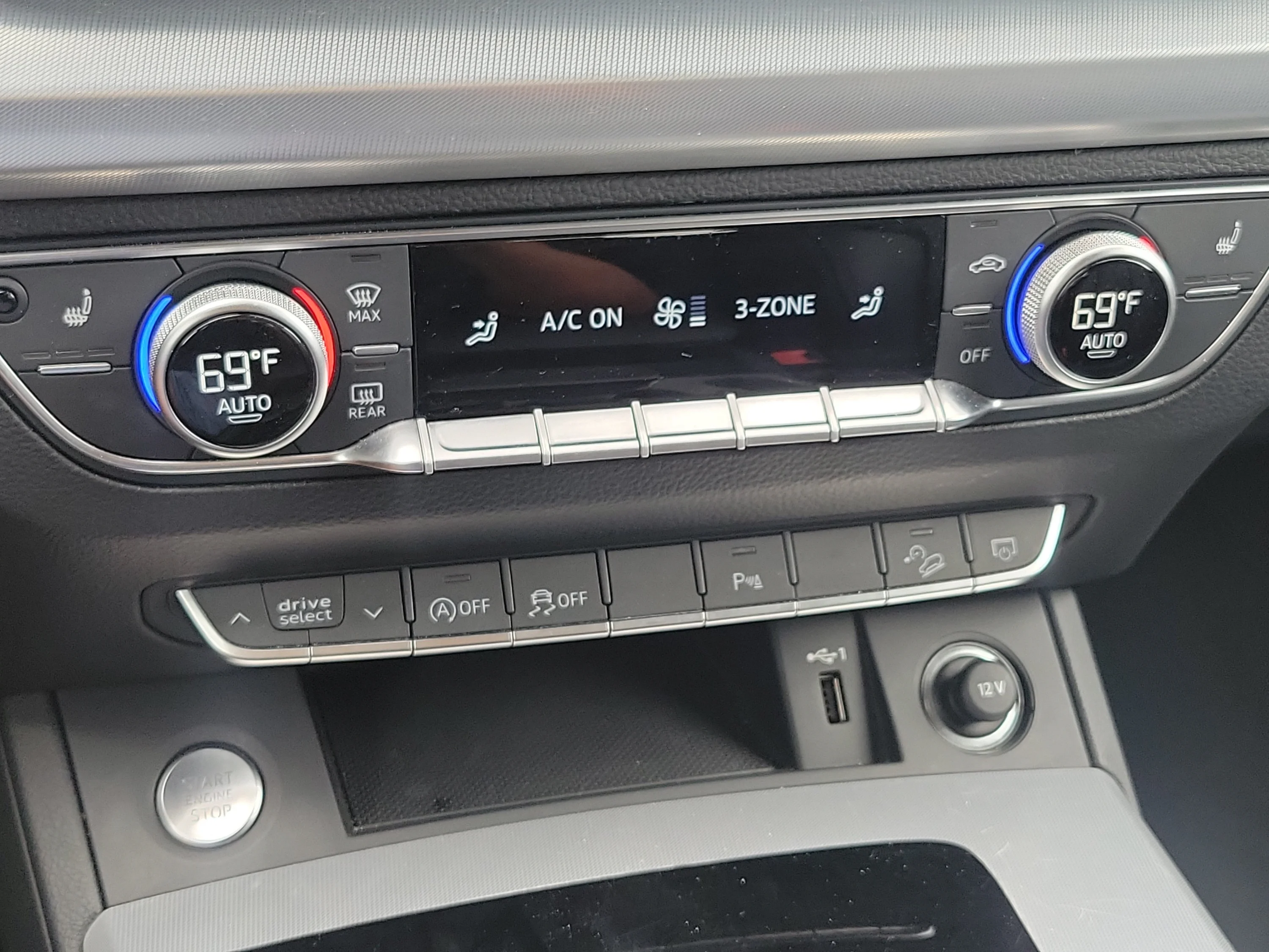 Used 2025 Silver Audi S line Premium image 32