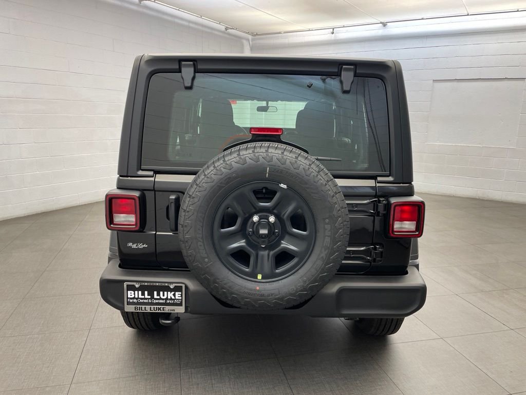 New 2026 Black Clear-Coat Exterior Paint Jeep Sport image 4