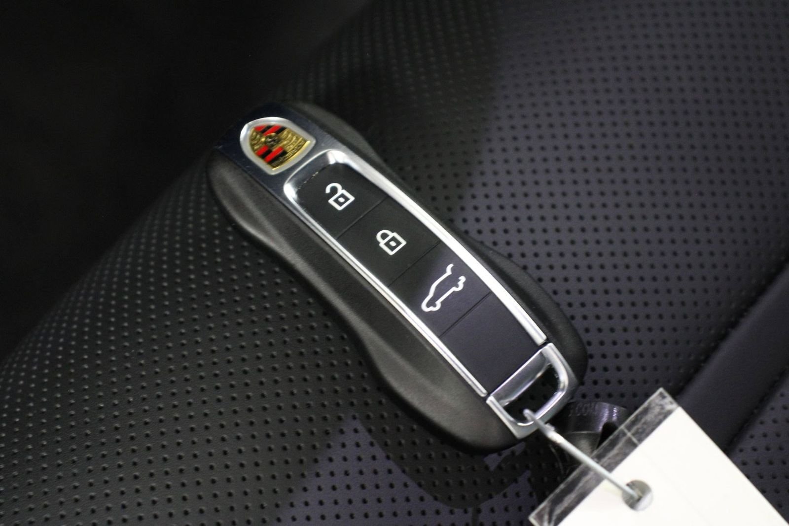2026 Porsche Cayenne S - Photo 23
