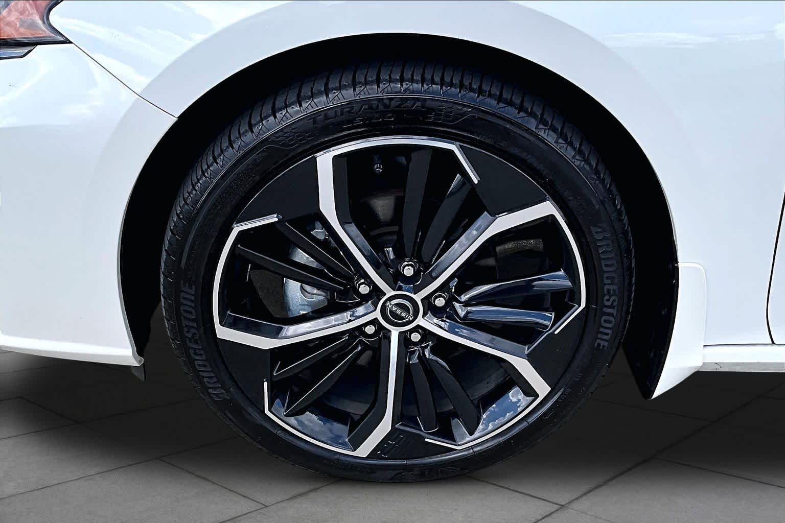 Used 2024 Pearl White Tricoat Nissan 2.5 SR image 10