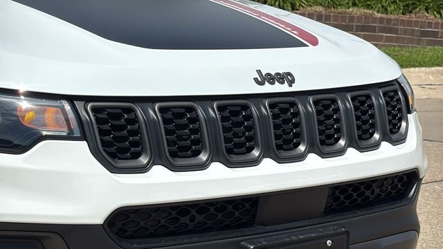 Certified Used 2025 White Jeep Trailhawk image 3