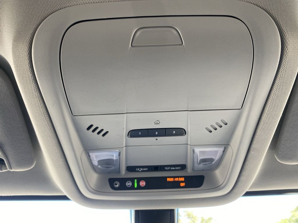 Used 2019 White Frost Tricoat GMC SLT-1 image 25