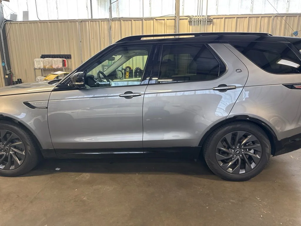 Used 2025 Gray Land Rover Dynamic SE image 3