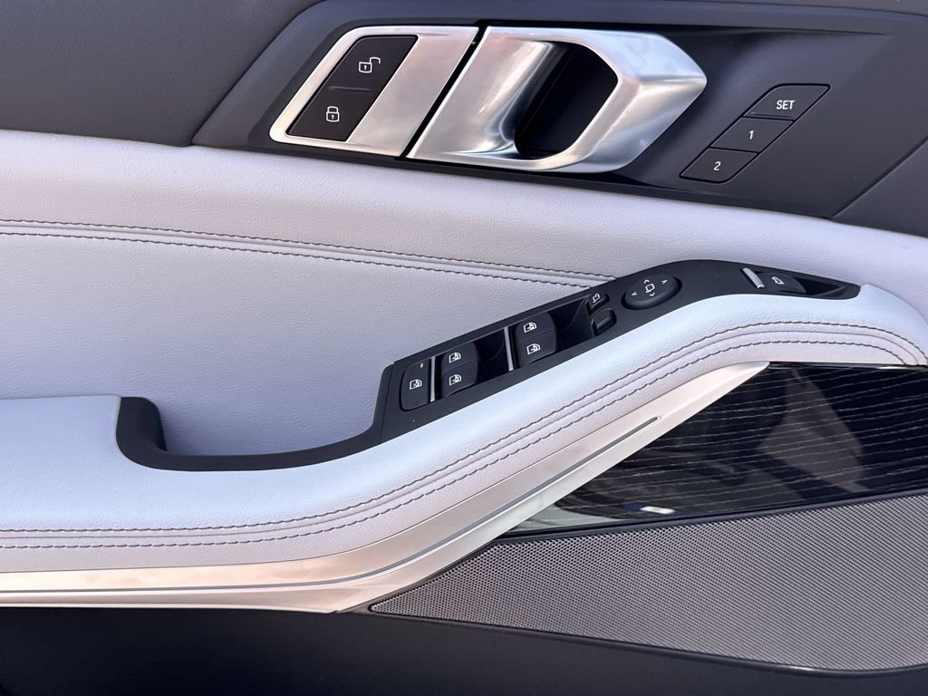 New 2026 Brooklyn Grey Metallic BMW xDrive40i image 15