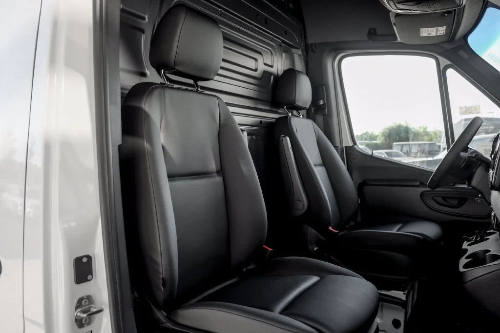 New 2026 Arctic+White Mercedes-Benz Cargo 144 WB image 20