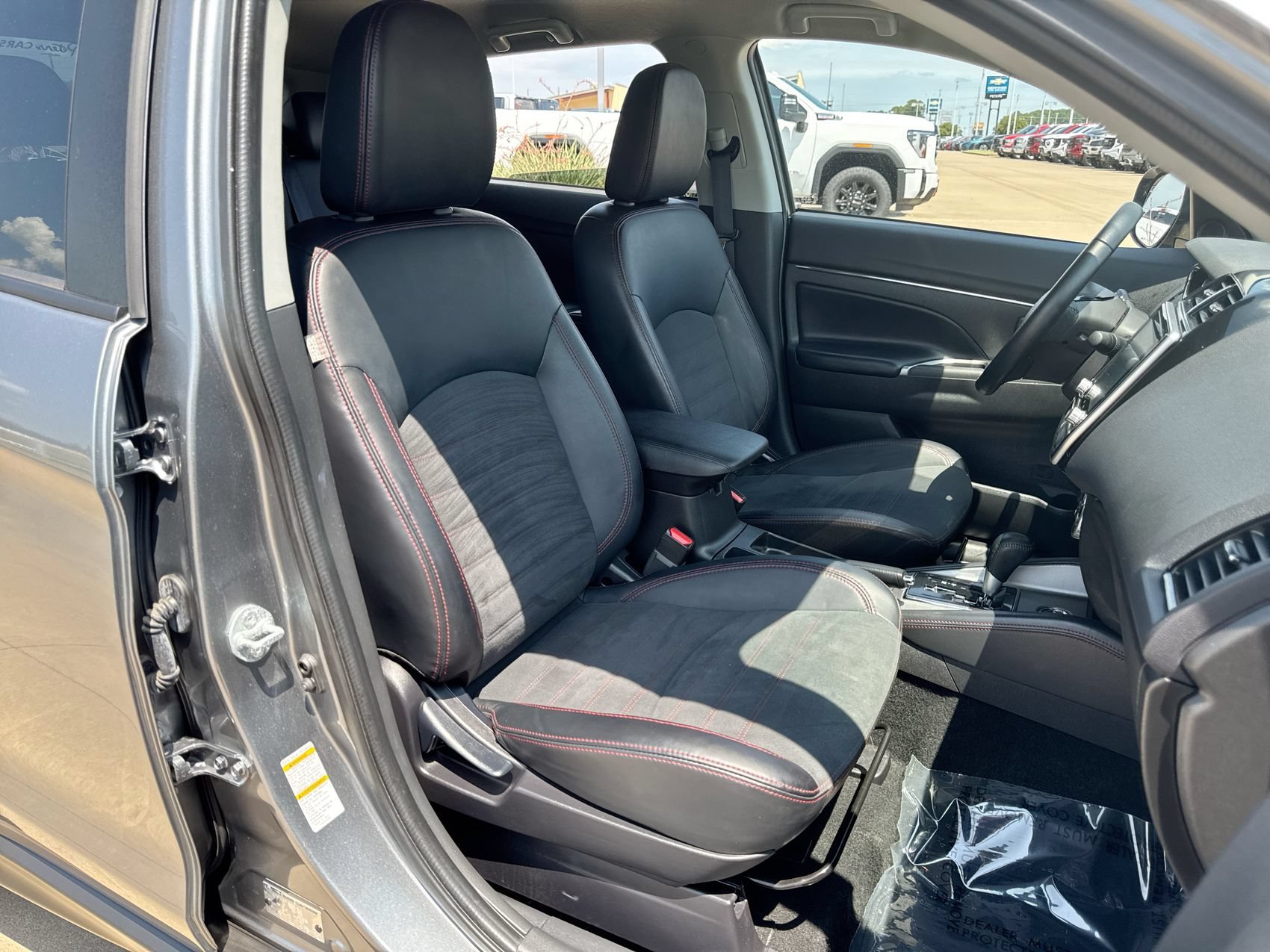 Used 2025 Gray Mitsubishi S image 24