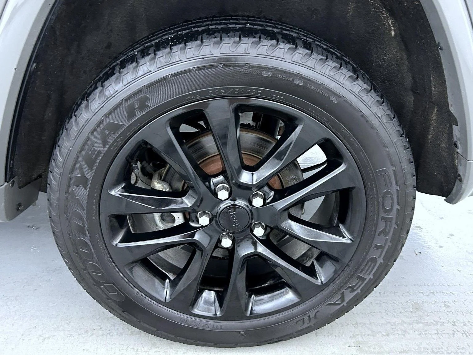 Used 2022 Gray Jeep Laredo X image 23