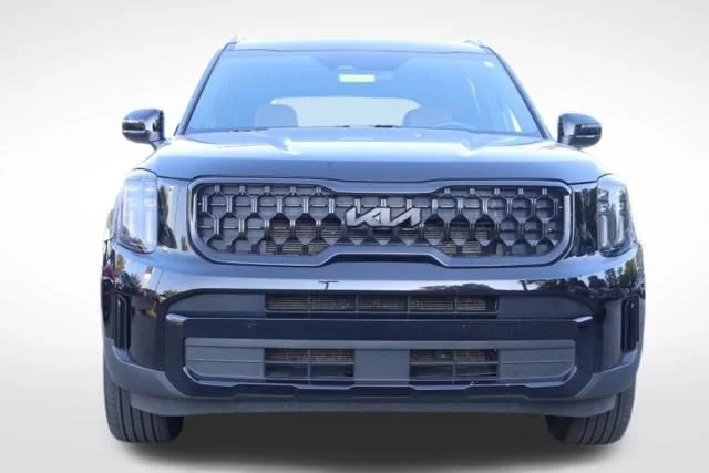 Used 2025 Black Kia EX X-Line image 4
