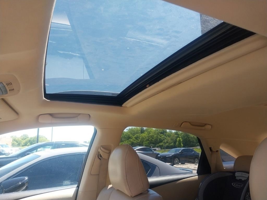 Used 2010 Black Sapphire Pearl Lexus 350 image 18