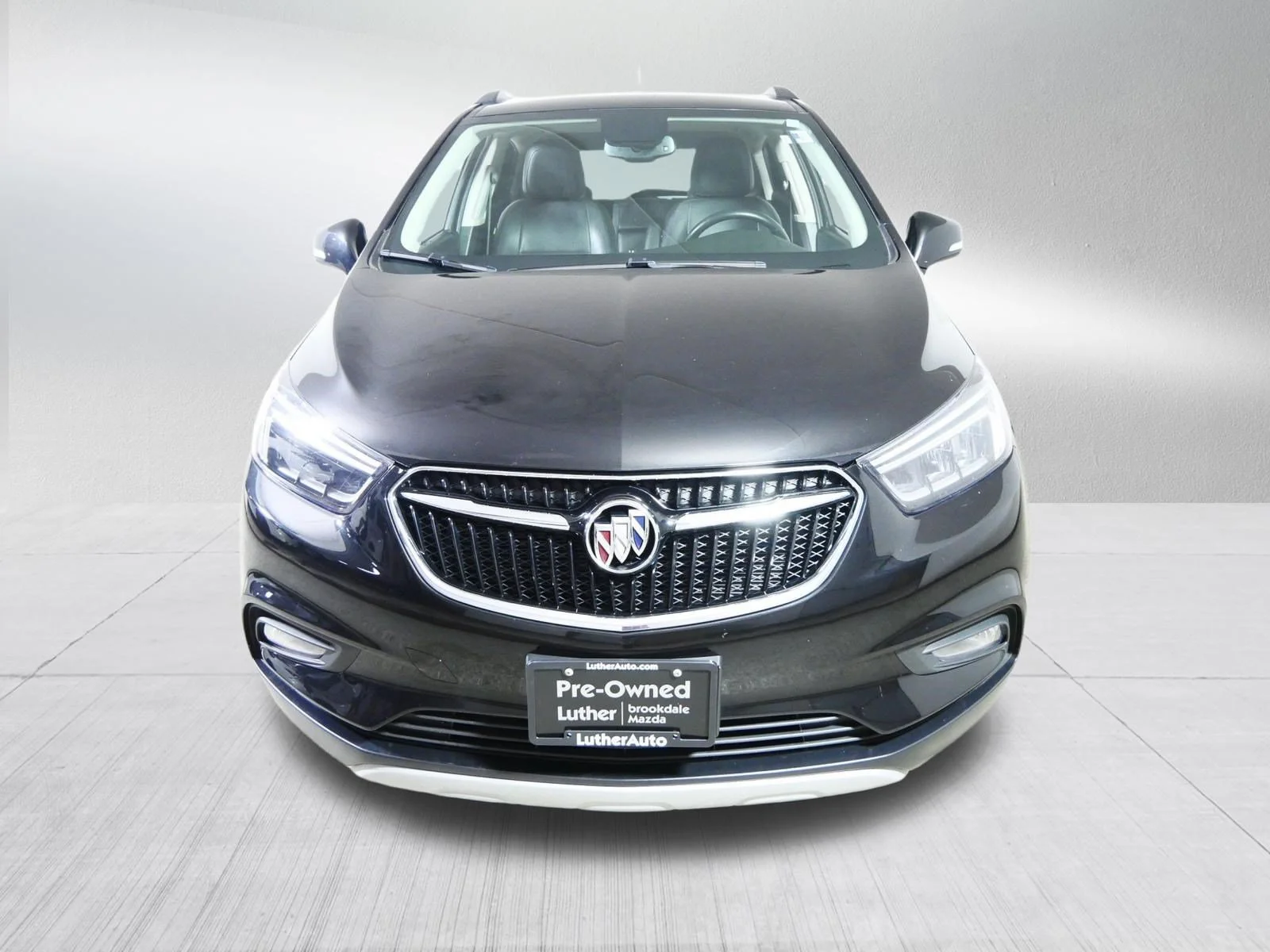 Used 2018 Ebony Twilight Metallic Buick Essence image 2