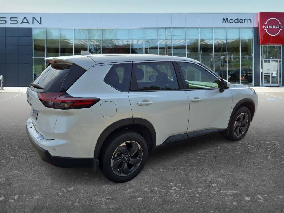 Certified Used 2026 Everest White Pearl Tricoat Nissan SV image 5