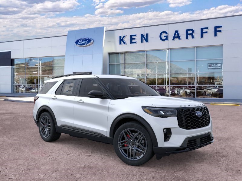 New 2026 Star White Metallic Tri-Coat Ford ST-Line image 7