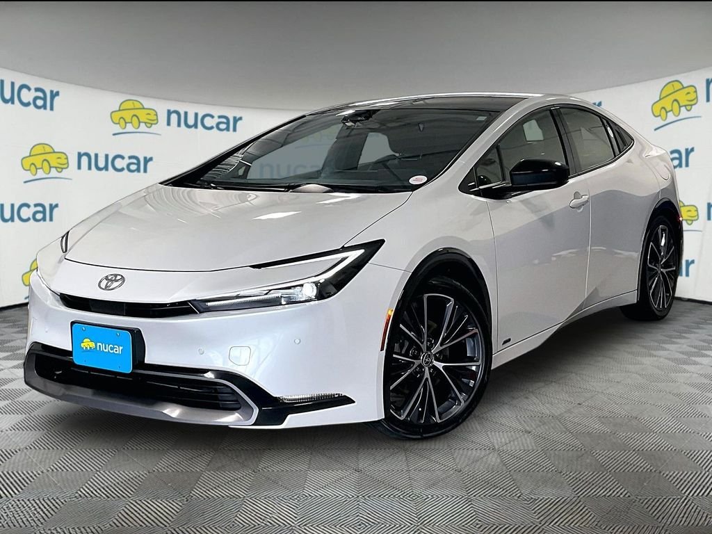 Used 2024 Beige Toyota XLE image 3
