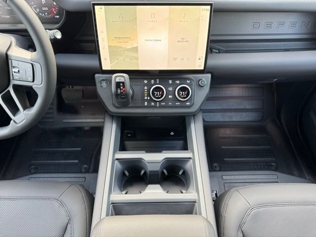 New 2026 Santorini Black Land Rover X-Dynamic SE image 27