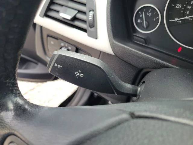 Used 2018 Black BMW 320i xDrive image 24