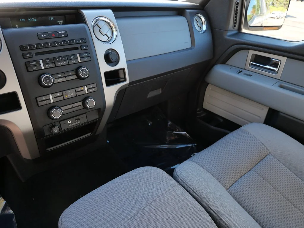 Used 2011 Silver Ford XLT image 19