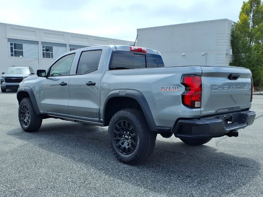 2026 Chevrolet Colorado Trail Boss - Photo 6
