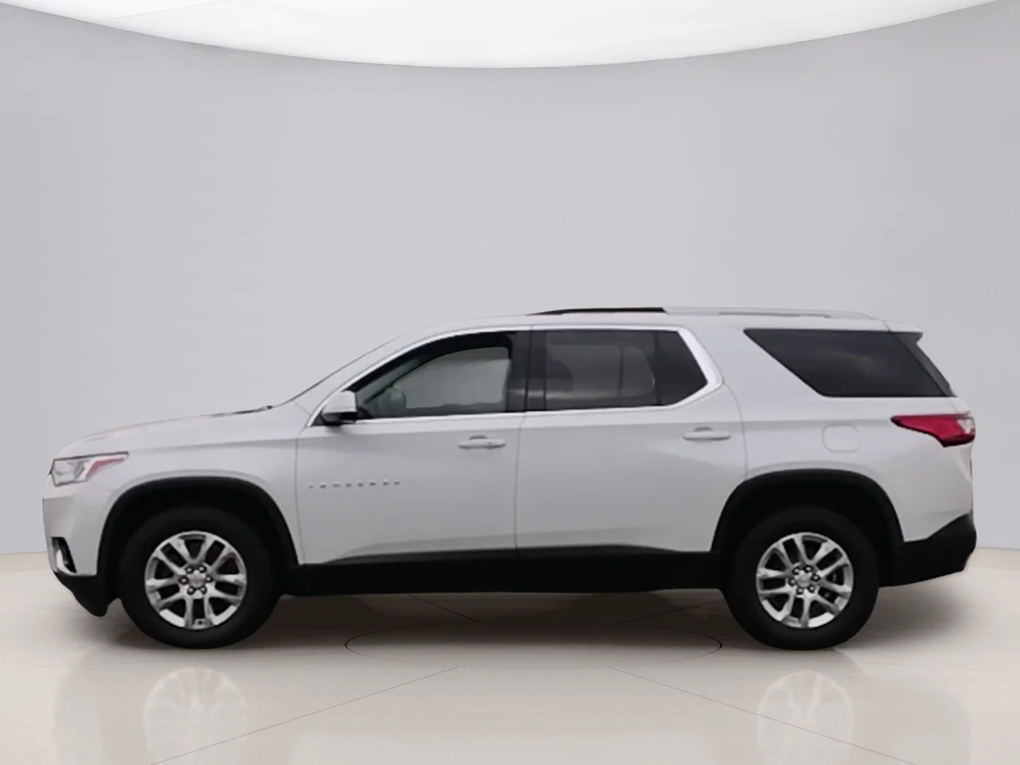 Used 2018 White Chevrolet  image 2