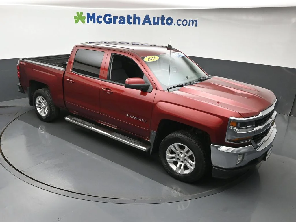 Used 2016 Red Chevrolet LT image 3
