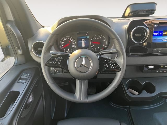 New 2026 High-tech+silver+metallic Mercedes-Benz Cargo 144 WB image 12
