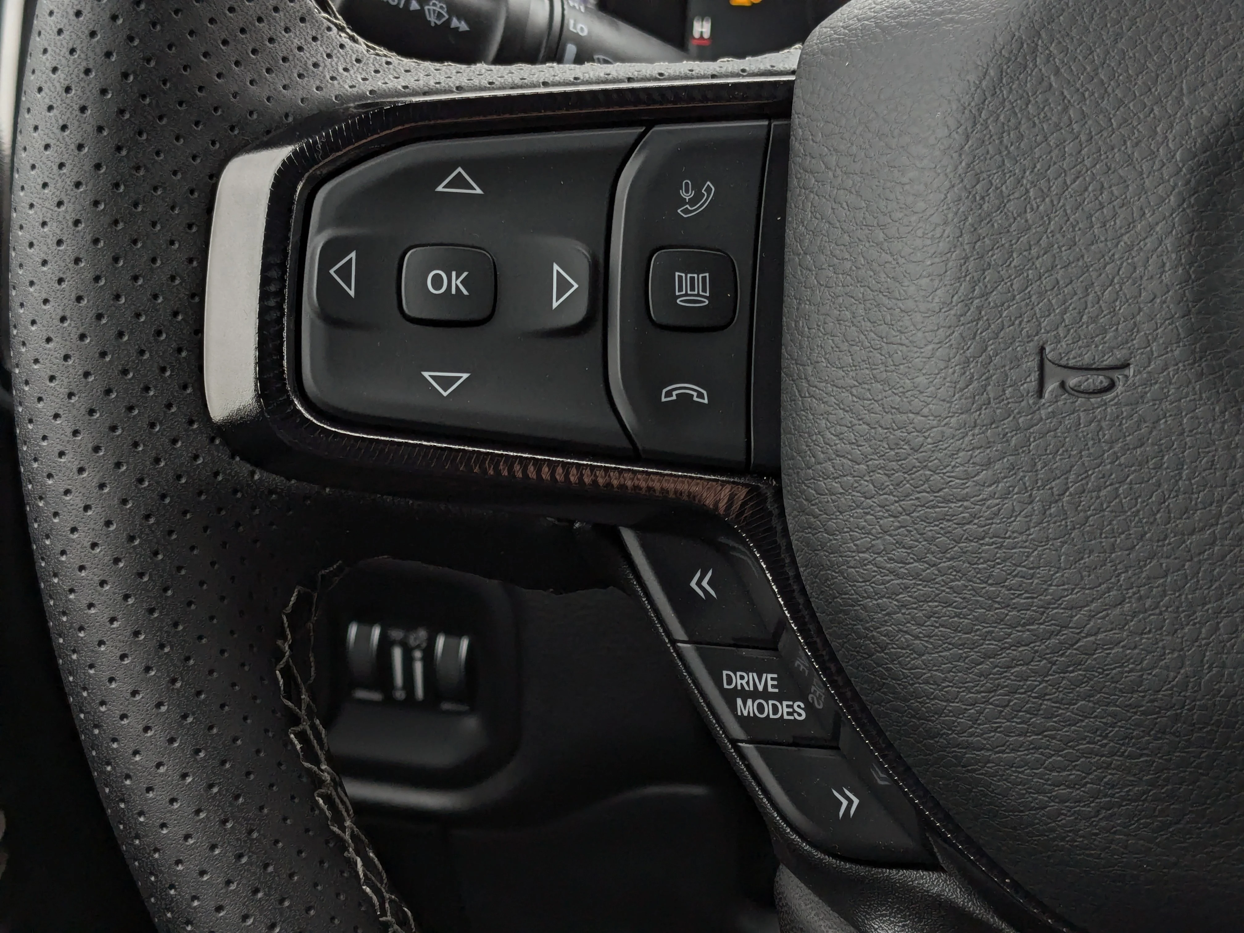 New 2026 Black RAM Sport - 64 Box - PANORAMIC SUNROOF - 360 CAMERA SYSTEM - 12 DISPLAY & TONS MORE! image 18