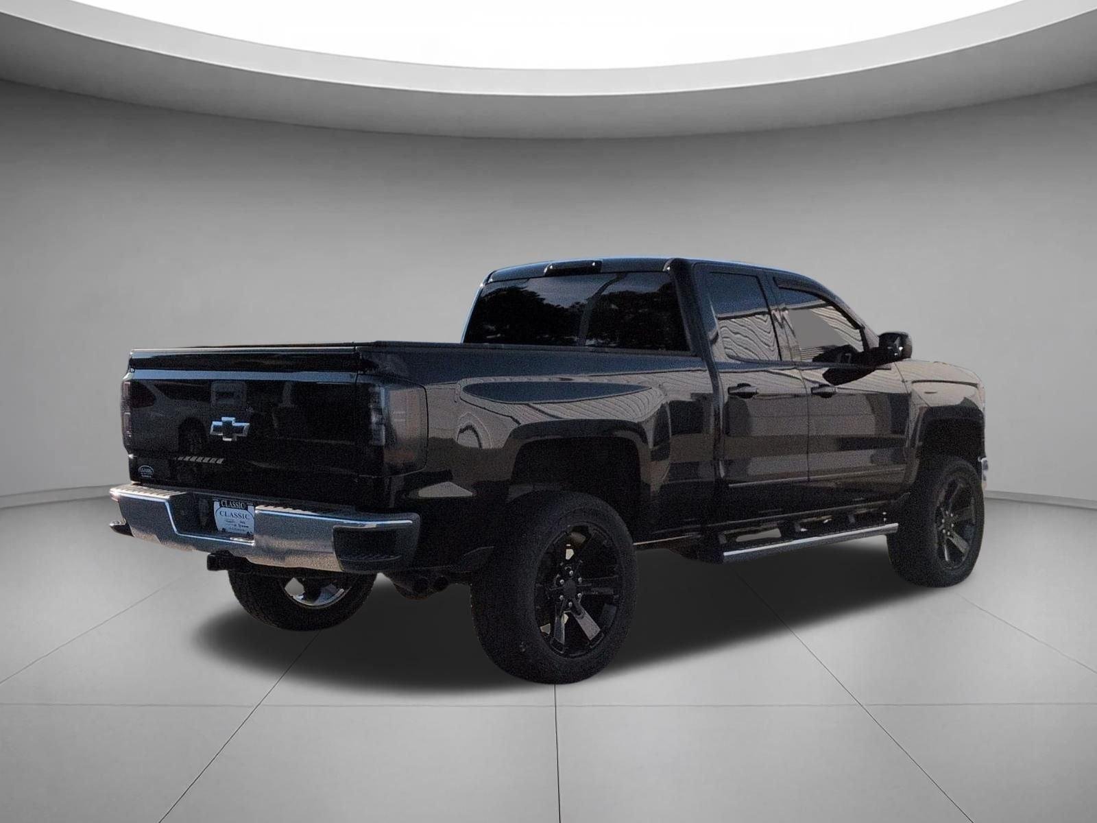 Used 2015 Black Chevrolet LT image 5
