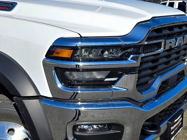 New 2026 Bright White Clearcoat RAM Tradesman image 25