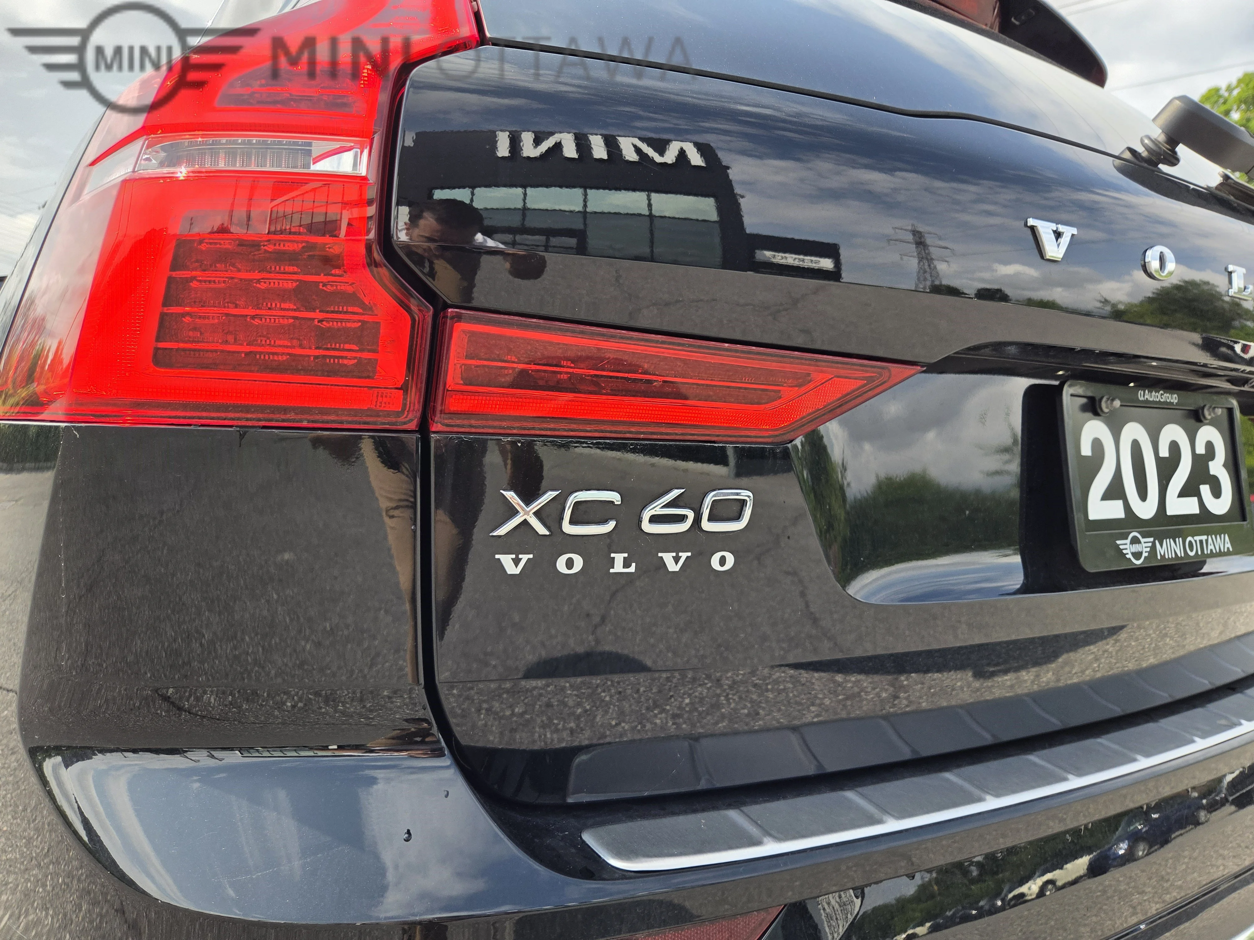 Used 2023 Black Solid Stone Volvo Ultimate Bright Theme image 16