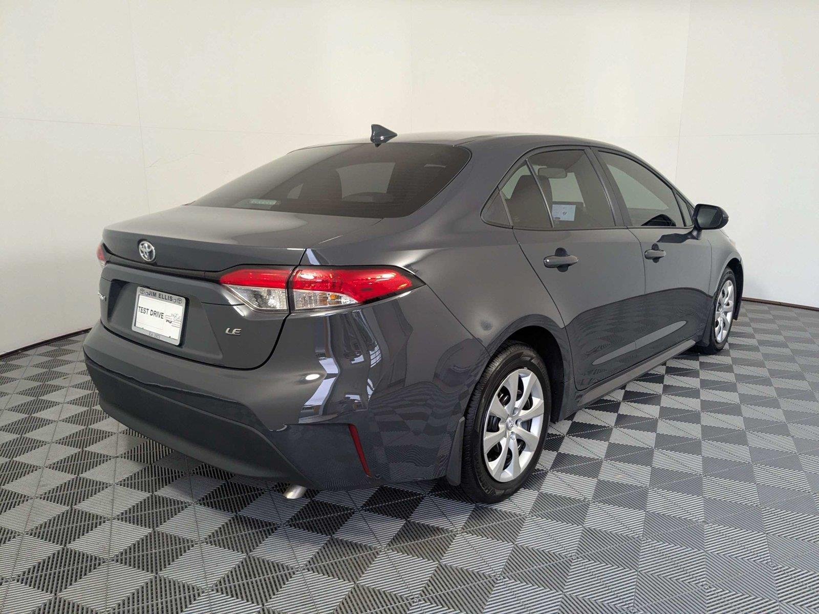 Used 2025 Underground Toyota LE image 5
