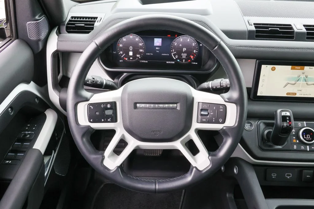 Used 2024 White Land Rover S image 11
