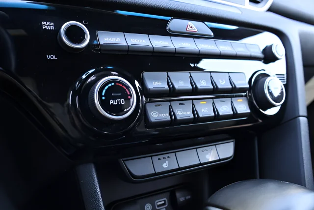 Used 2018 Blue Kia EX image 22