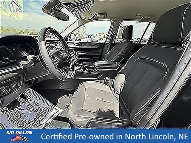 Used 2023 Diamond Black Crystal Pearlcoat Jeep Laredo image 20