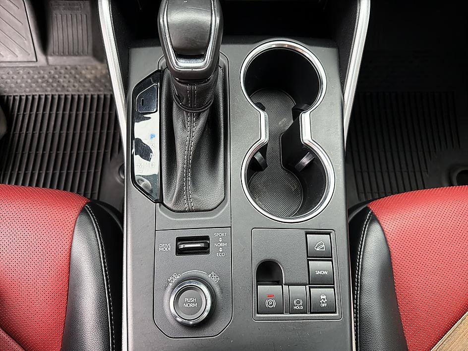 Used 2023 Wind Chill Pearl Toyota XSE image 18
