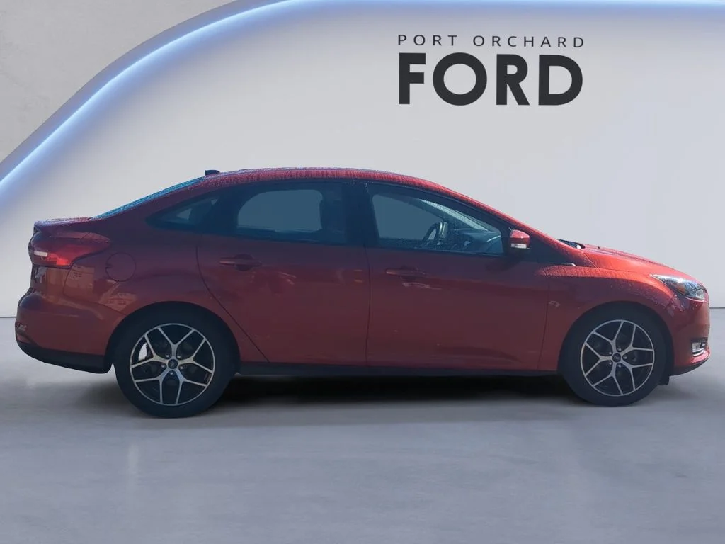 Used 2018 Red Ford SEL image 8