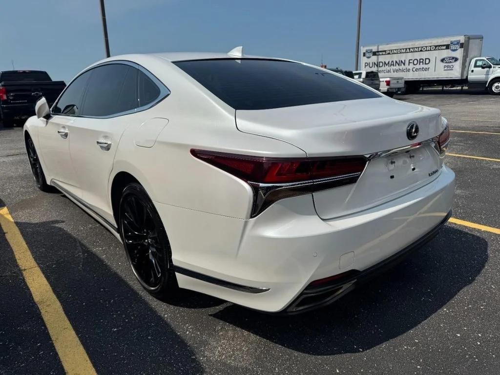 Used 2018 Ultra White Lexus 500 Base image 9