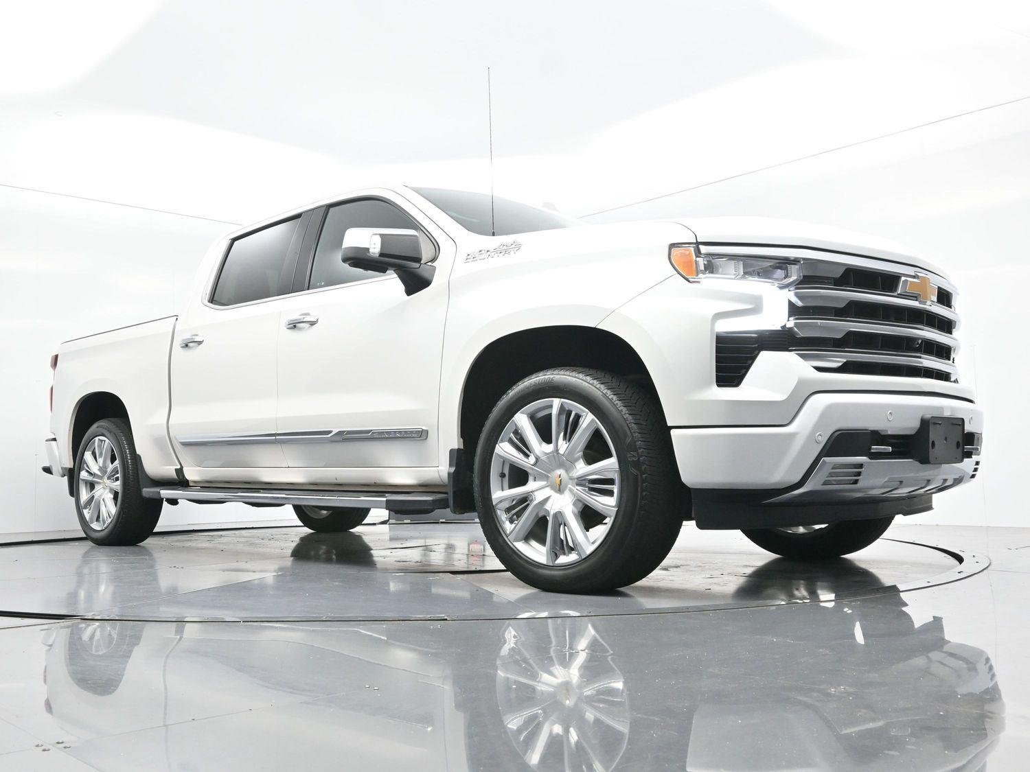 Used 2024 Iridescent Pearl Tricoat Chevrolet High Country image 46