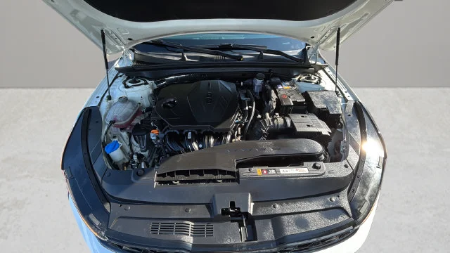 Used 2025 White Kia GT-Line image 32