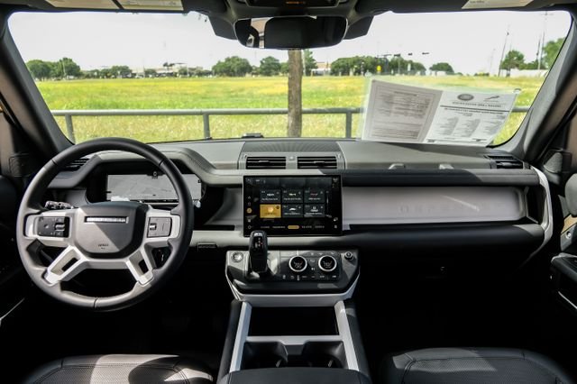 2025 Land Rover Defender X-Dynamic SE - Photo 19
